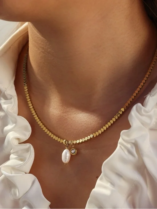 Gold Heart-Link Choker Necklace with White Pearl Charm - Picture 4 of 4